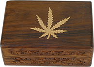 Caja de Madera con Hoja de Marihuana